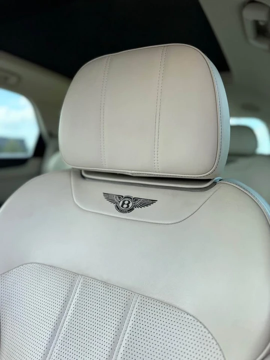 2019 Bentley Bentayga - Image 8 of 17