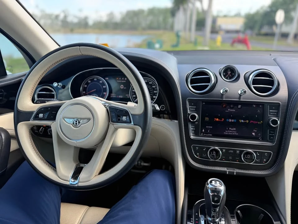 2019 Bentley Bentayga - Image 5 of 17