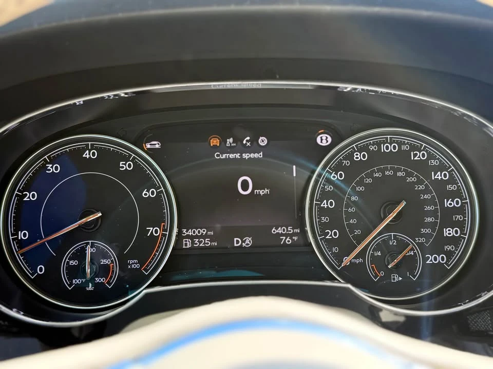 2019 Bentley Bentayga - Image 16 of 17