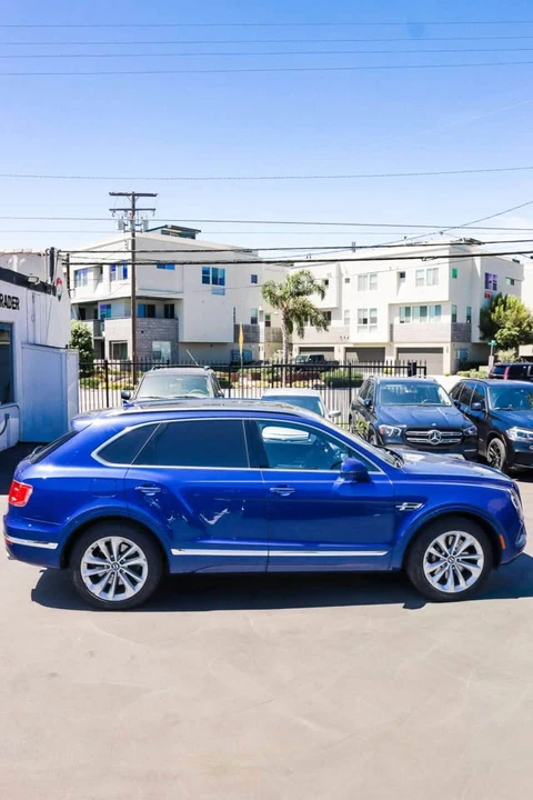 2019 Bentley Bentayga - Image 9 of 15