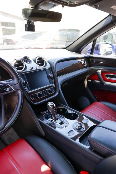 2019 Bentley Bentayga - Image 4 of 15