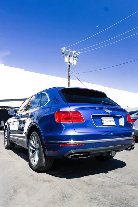 2019 Bentley Bentayga - Image 12 of 15
