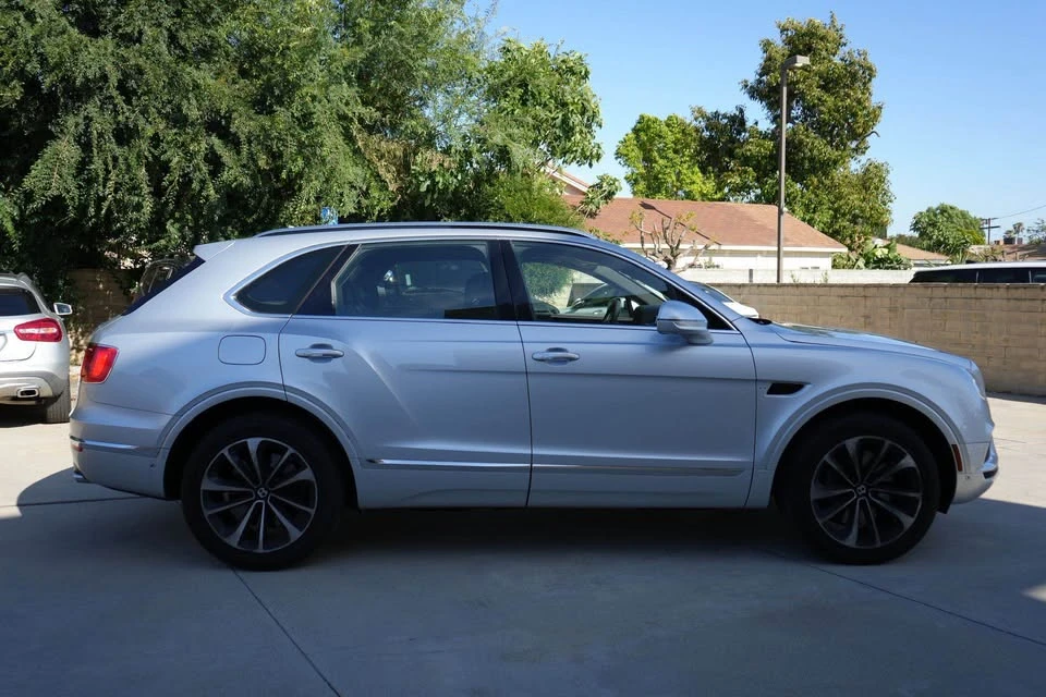 2019 Bentley Bentayga - Image 4 of 9