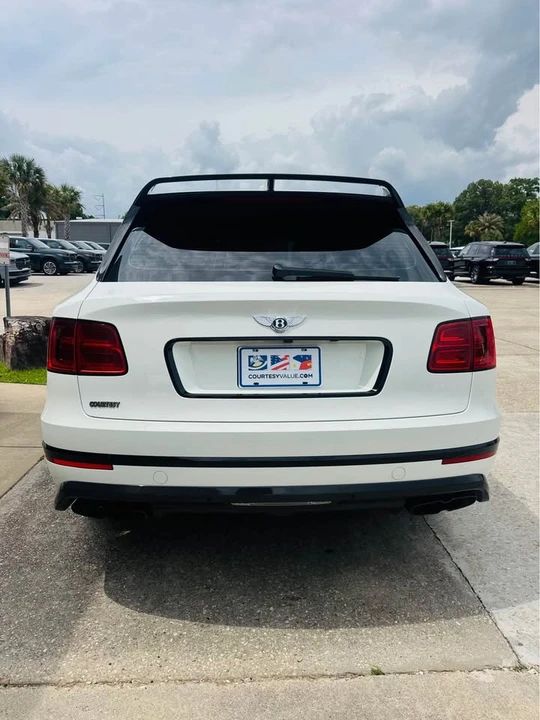 2019 Bentley Bentayga - Image 6 of 11