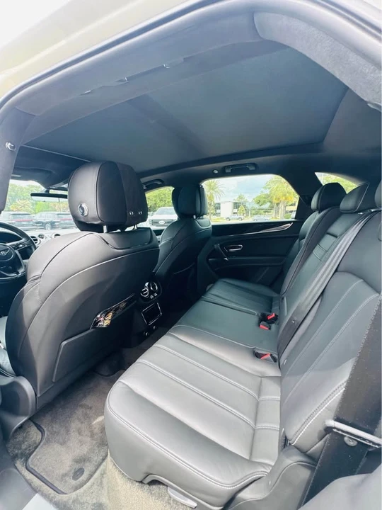 2019 Bentley Bentayga - Image 7 of 11