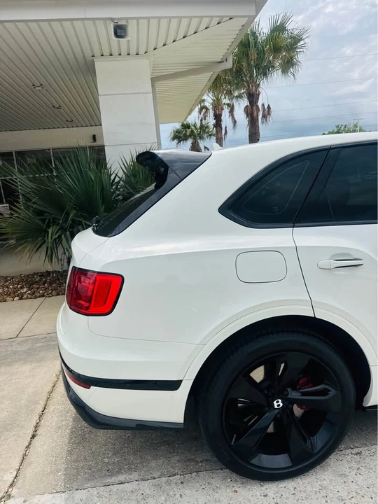 2019 Bentley Bentayga - Image 8 of 11