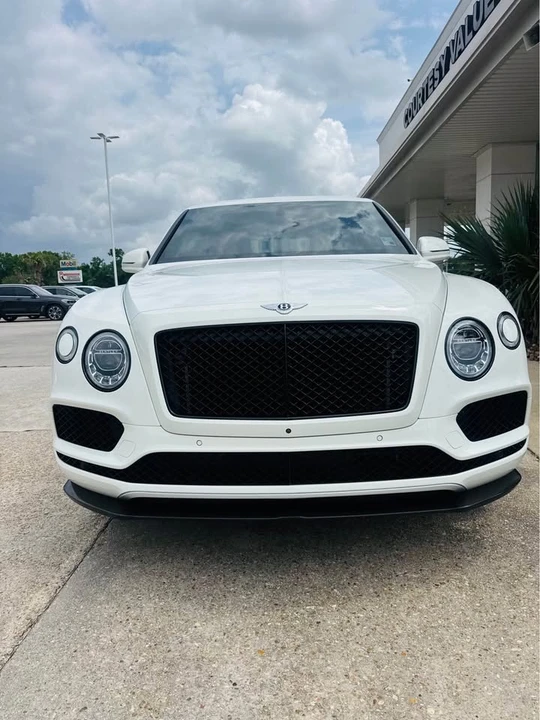 2019 Bentley Bentayga - Image 2 of 11