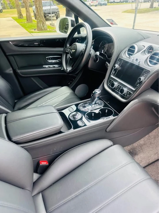 2019 Bentley Bentayga - Image 9 of 11