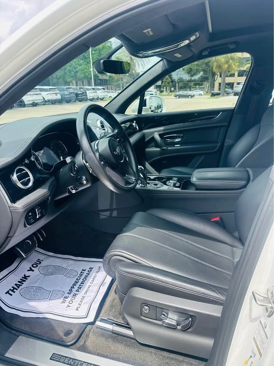 2019 Bentley Bentayga - Image 10 of 11