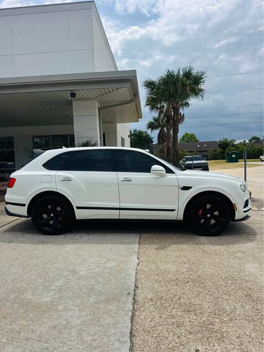 2019 Bentley Bentayga - Image 4 of 11
