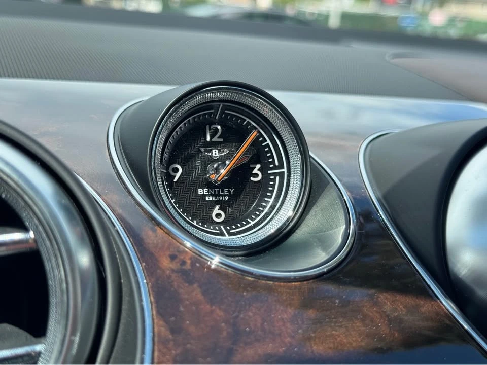 2019 Bentley Bentayga - Image 16 of 17