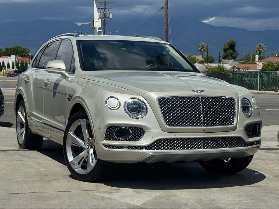 2019 Bentley Bentayga - Image 2 of 17