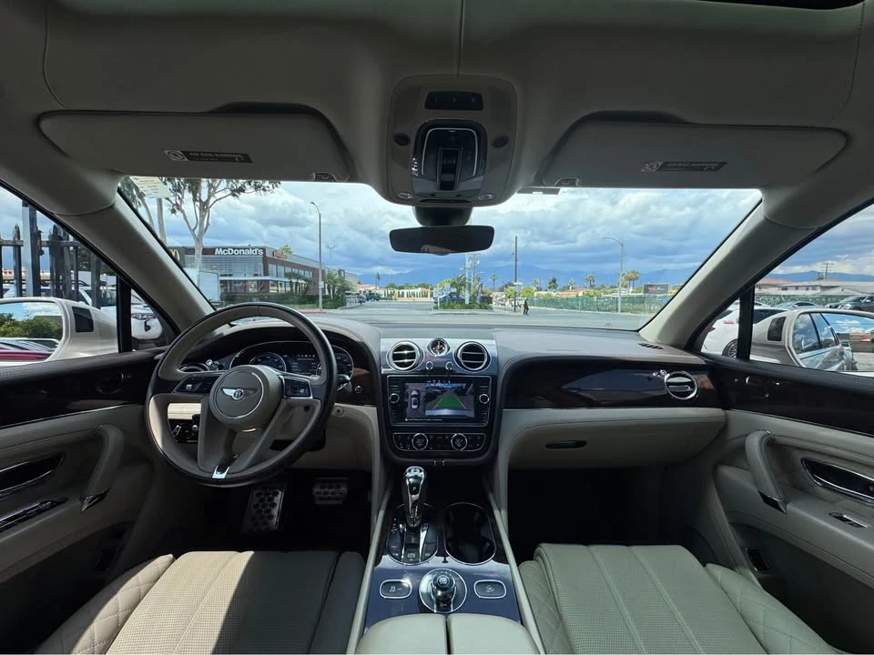 2019 Bentley Bentayga - Image 11 of 17