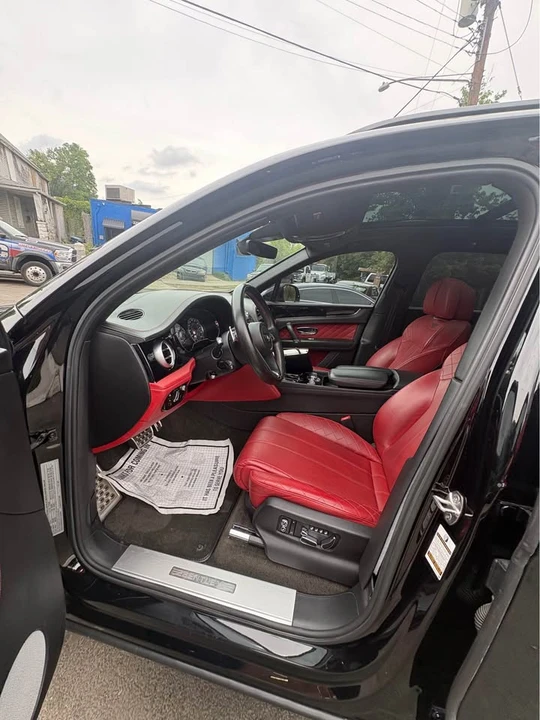 2019 Bentley Bentayga - Image 6 of 10