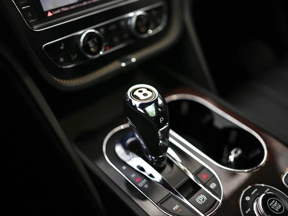 2019 Bentley Bentayga - Image 14 of 17