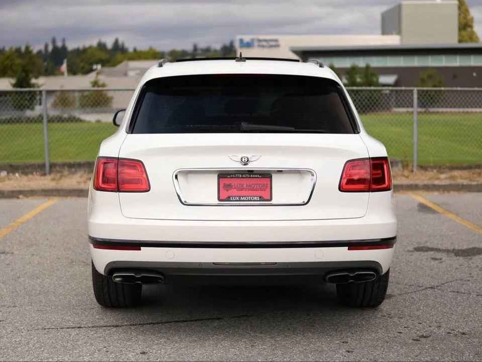 2019 Bentley Bentayga - Image 9 of 17