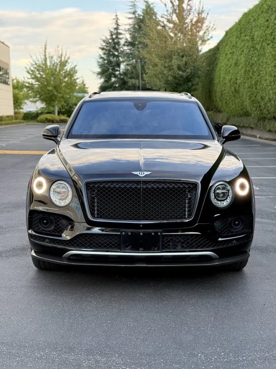 2019 Bentley Bentayga - Image 2 of 11