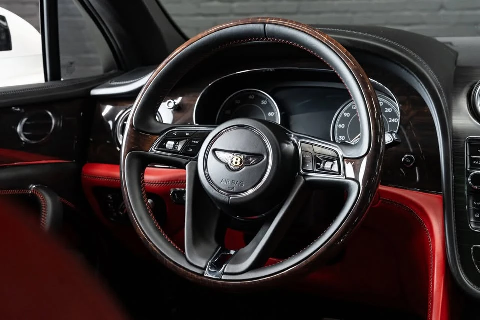 2019 Bentley Bentayga - Image 5 of 9