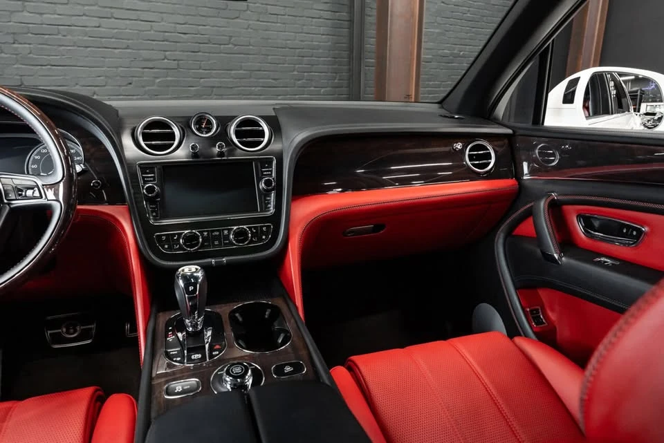 2019 Bentley Bentayga - Image 7 of 8