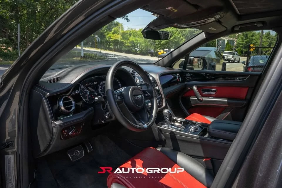 2019 Bentley Bentayga - Image 10 of 15