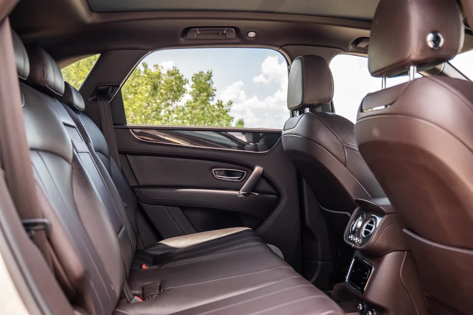 2019 Bentley Bentayga - Image 15 of 20