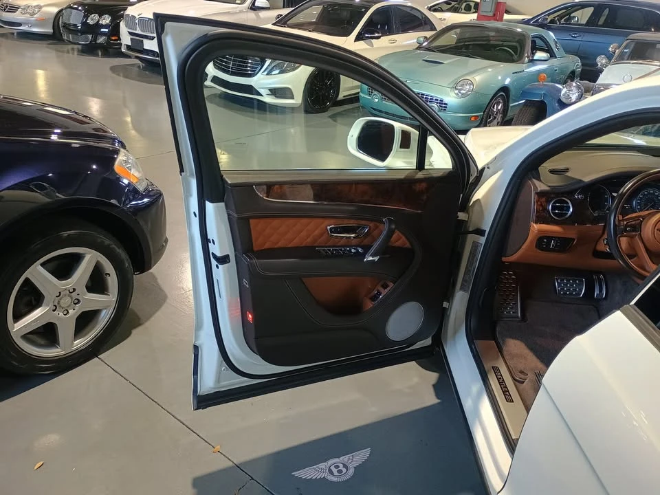 2019 Bentley Bentayga - Image 9 of 20