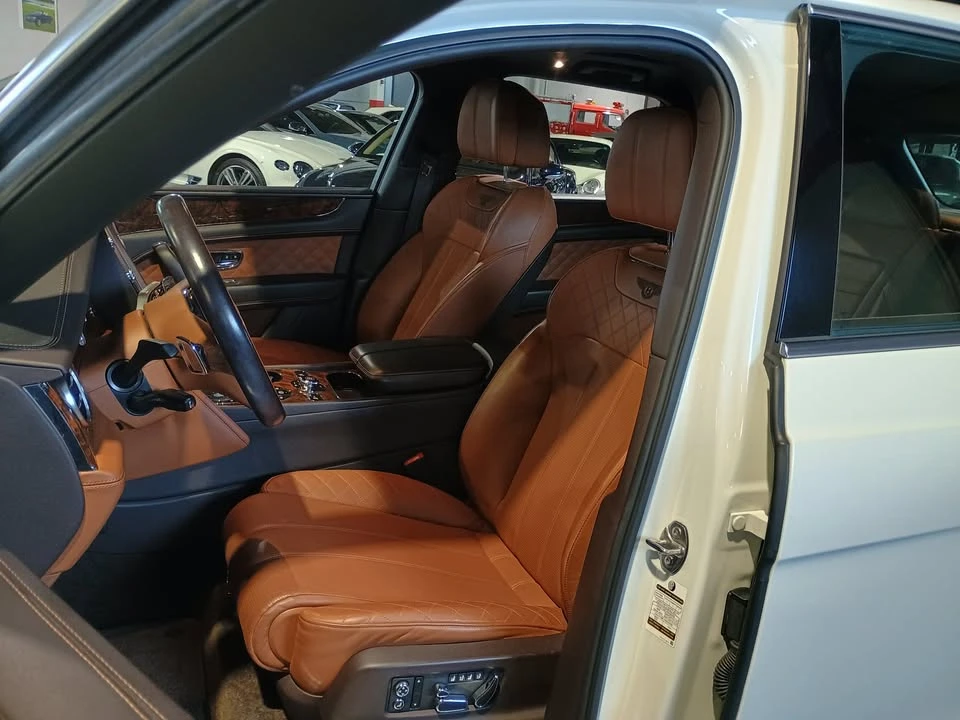 2019 Bentley Bentayga - Image 10 of 20