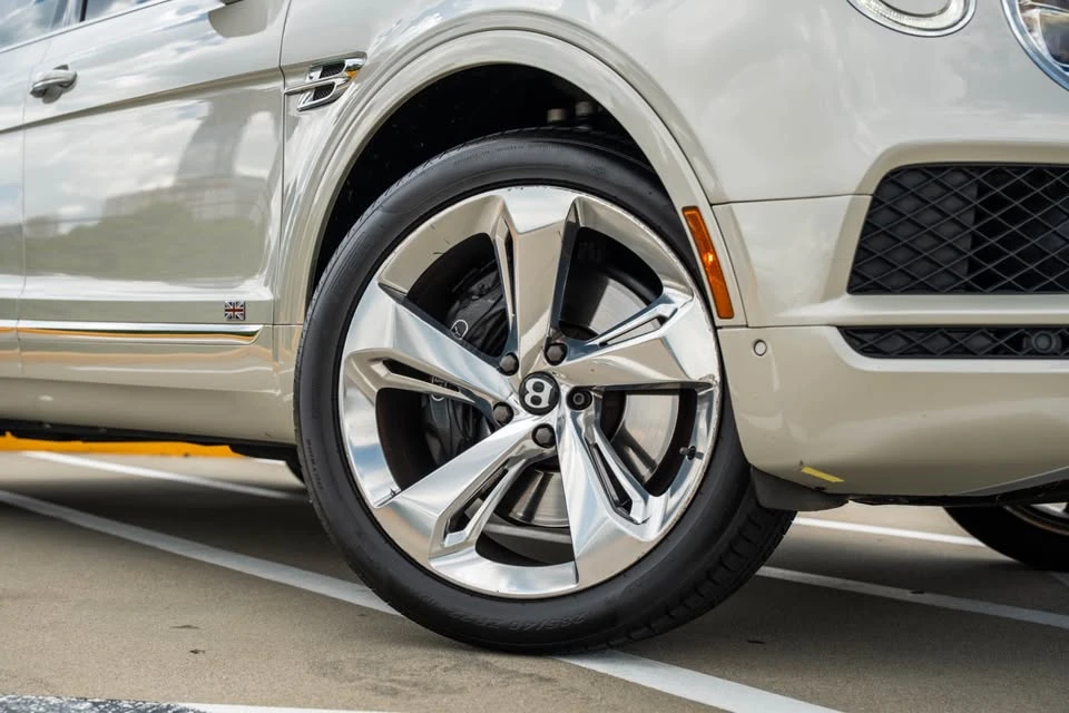 2019 Bentley Bentayga - Image 3 of 20