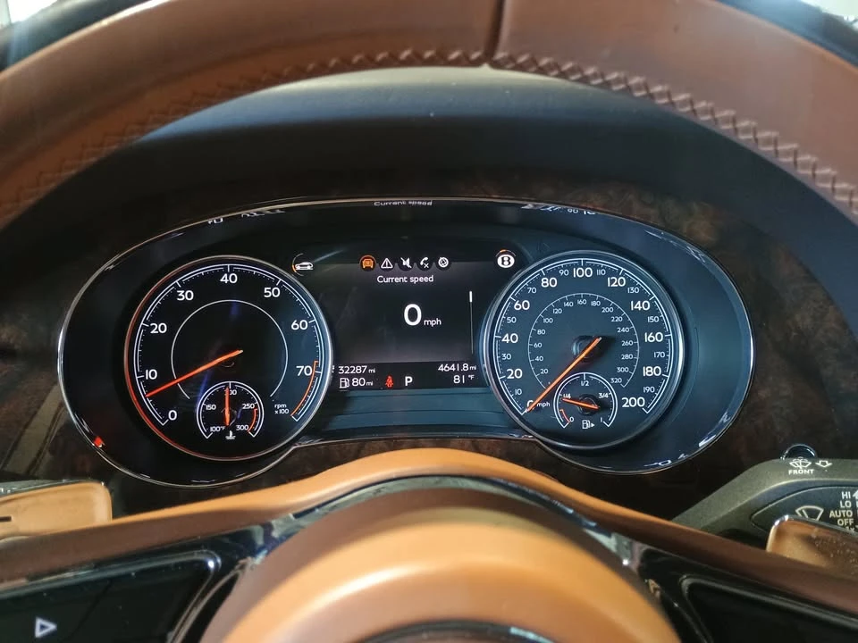 2019 Bentley Bentayga - Image 11 of 20