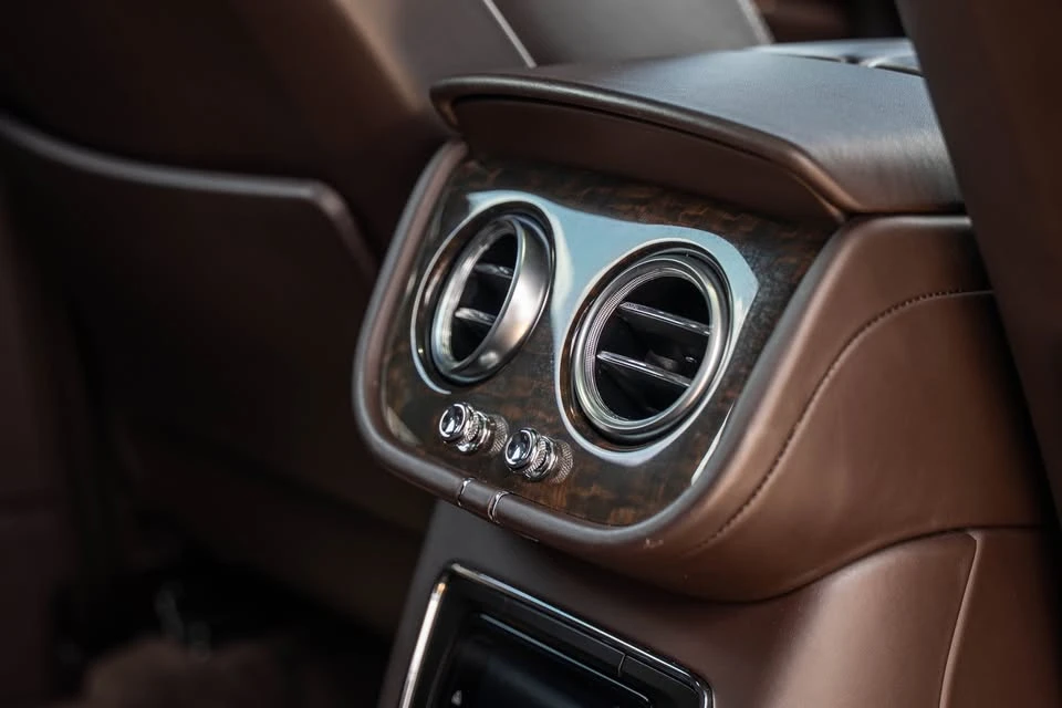 2019 Bentley Bentayga - Image 16 of 20
