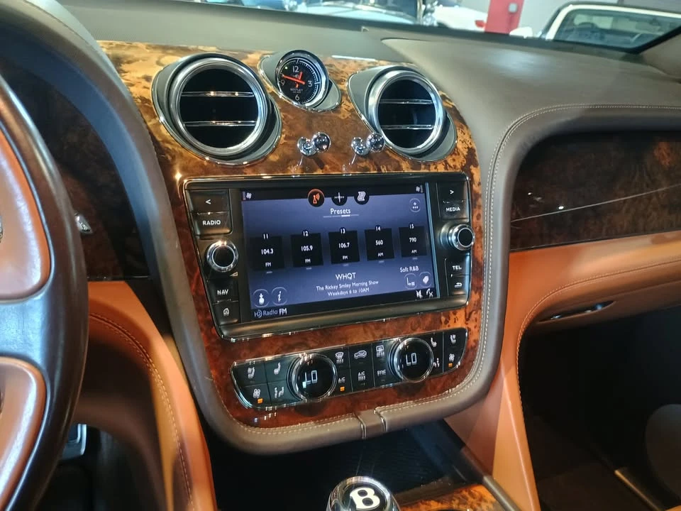 2019 Bentley Bentayga - Image 13 of 20
