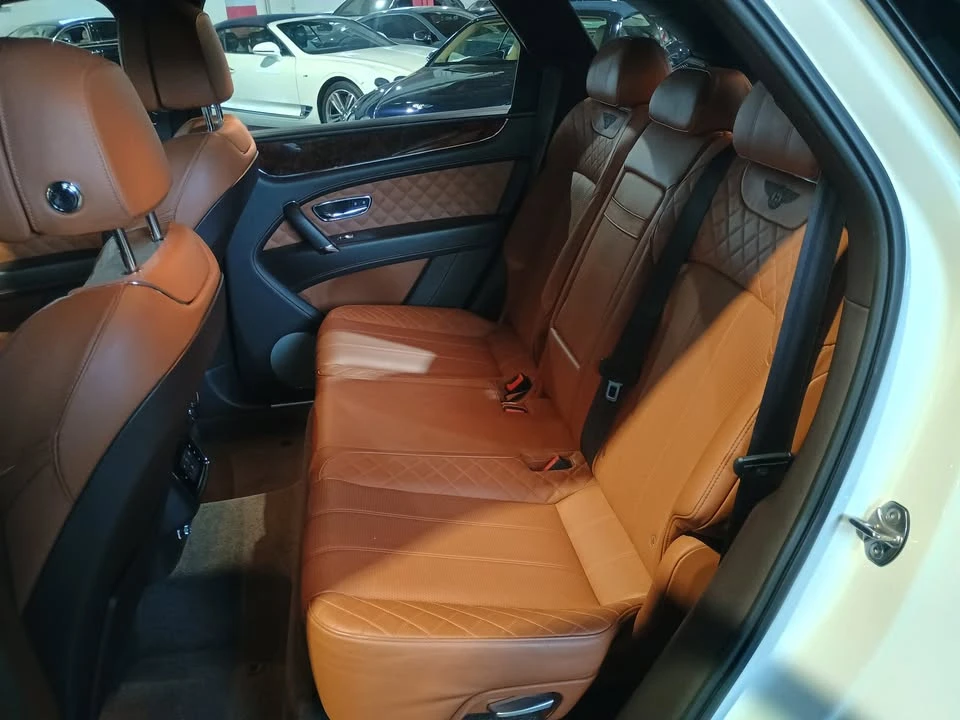 2019 Bentley Bentayga - Image 14 of 20
