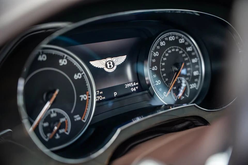 2019 Bentley Bentayga - Image 8 of 20