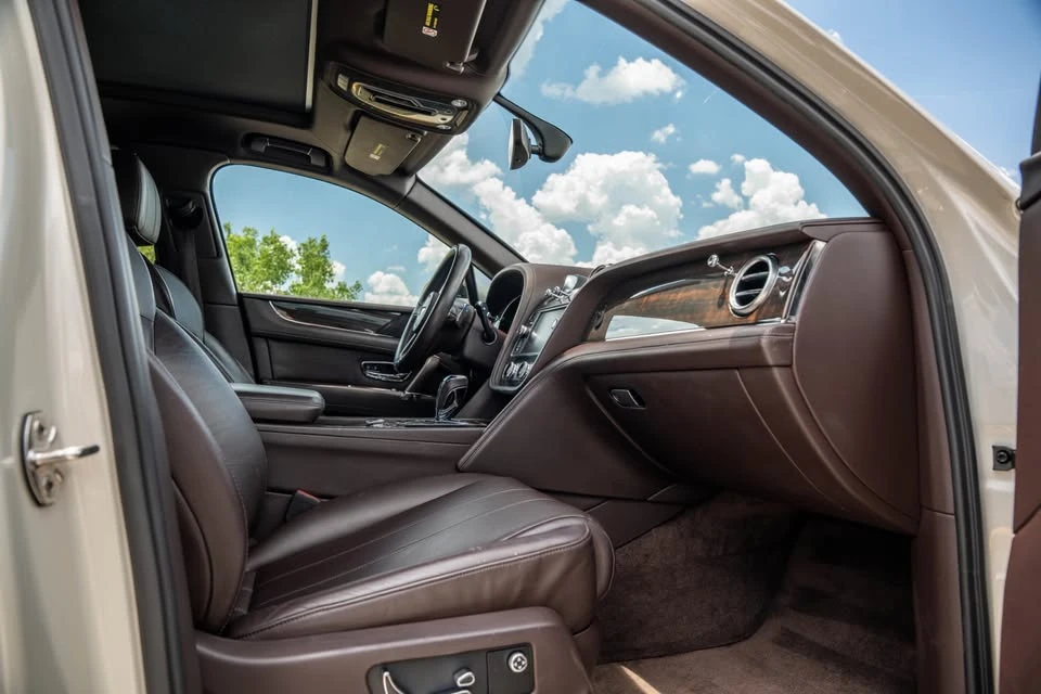 2019 Bentley Bentayga - Image 13 of 20