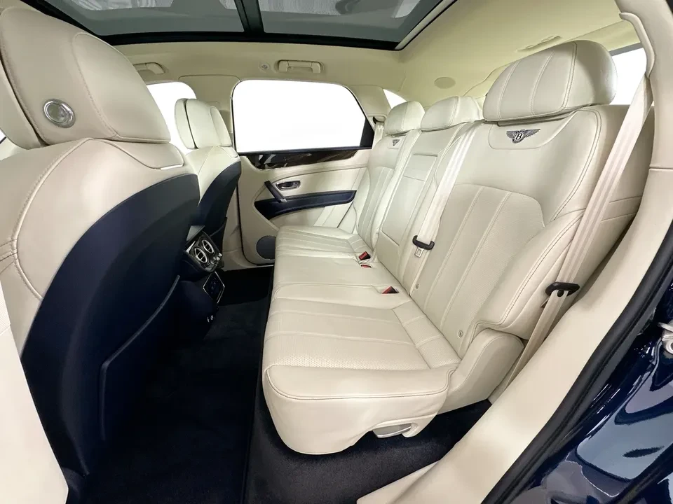 2019 Bentley Bentayga - Image 5 of 7