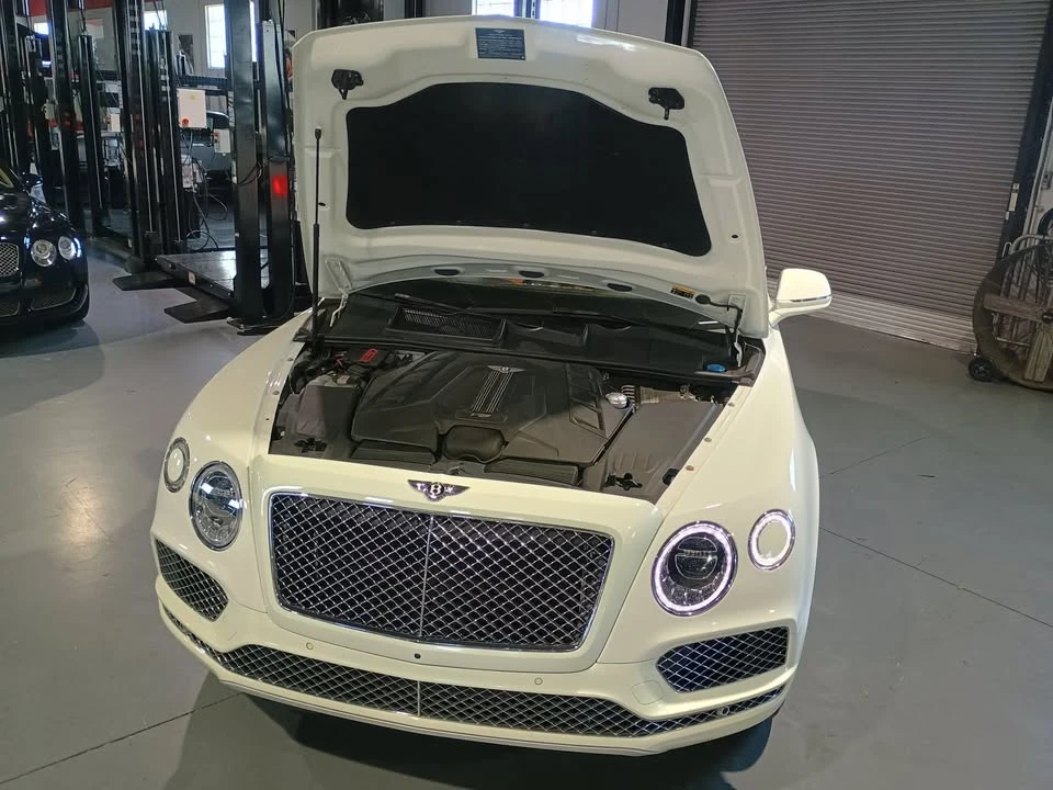 2019 Bentley Bentayga - Image 17 of 20