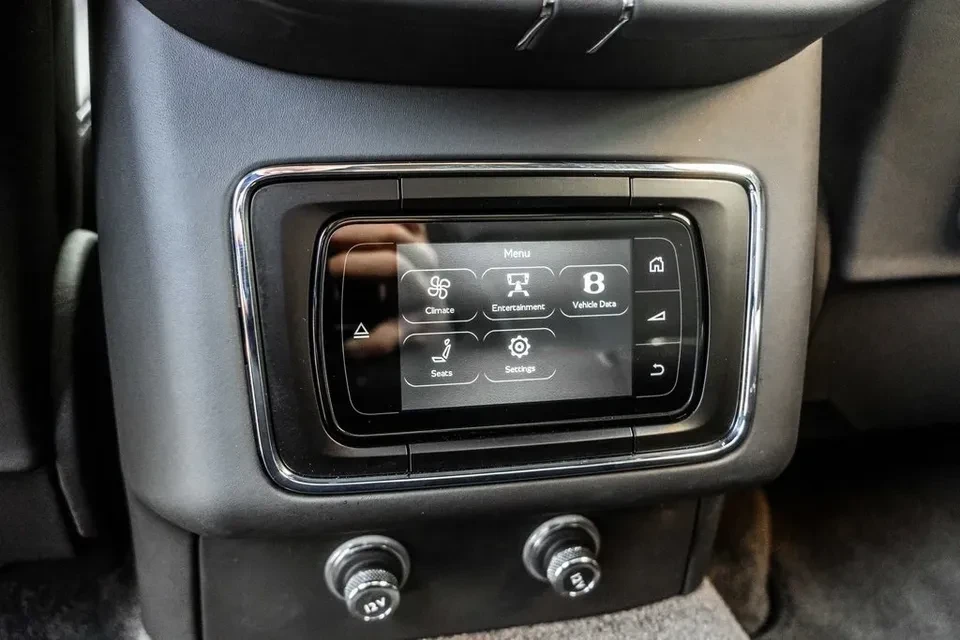 2019 Bentley Bentayga - Image 13 of 17