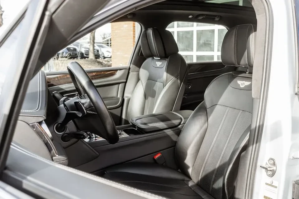 2019 Bentley Bentayga - Image 4 of 17