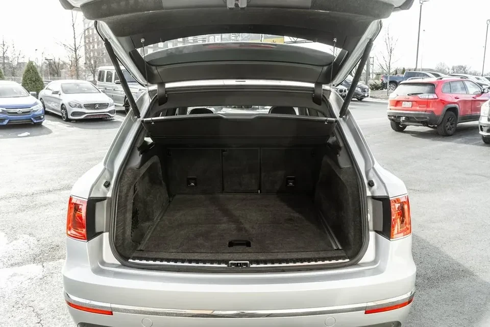 2019 Bentley Bentayga - Image 14 of 17