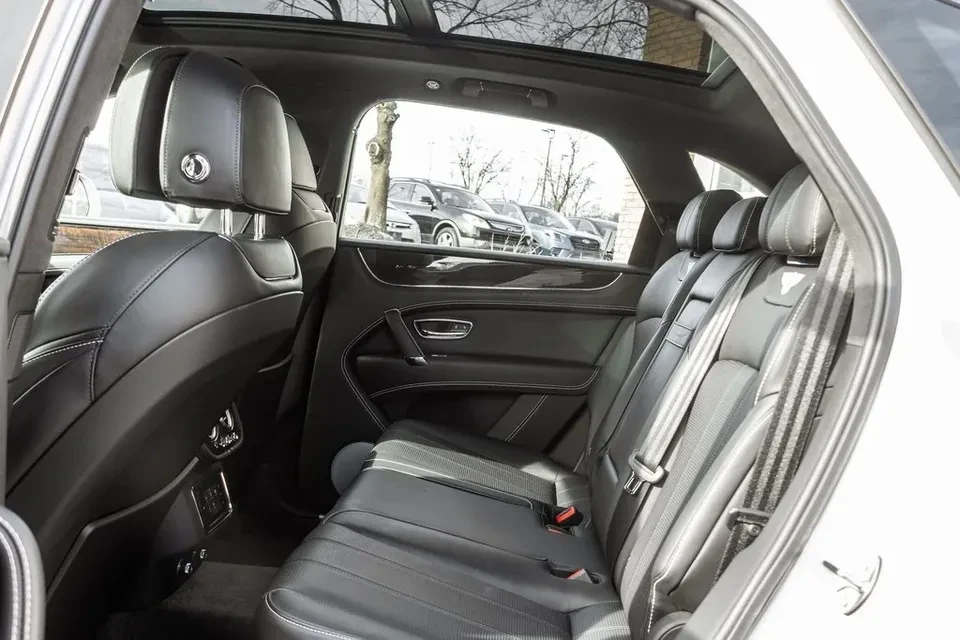 2019 Bentley Bentayga - Image 12 of 17
