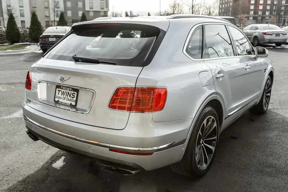 2019 Bentley Bentayga - Image 15 of 17