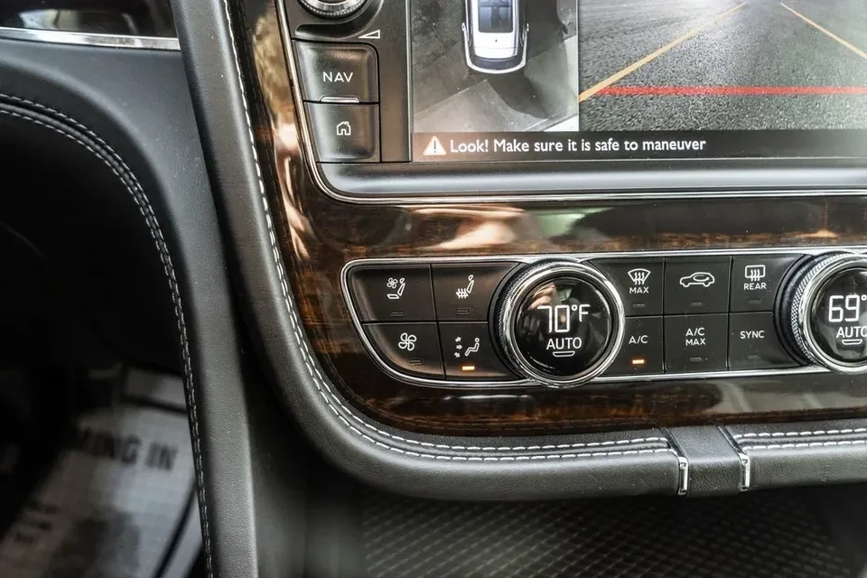 2019 Bentley Bentayga - Image 5 of 17