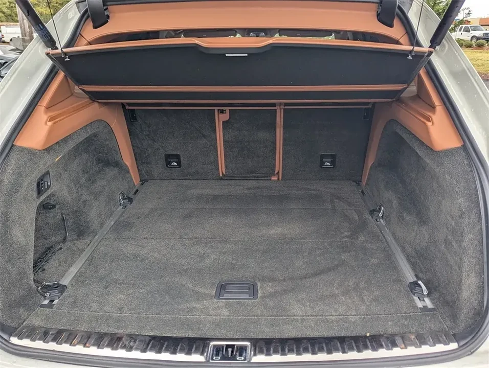 2019 Bentley Bentayga - Image 16 of 16
