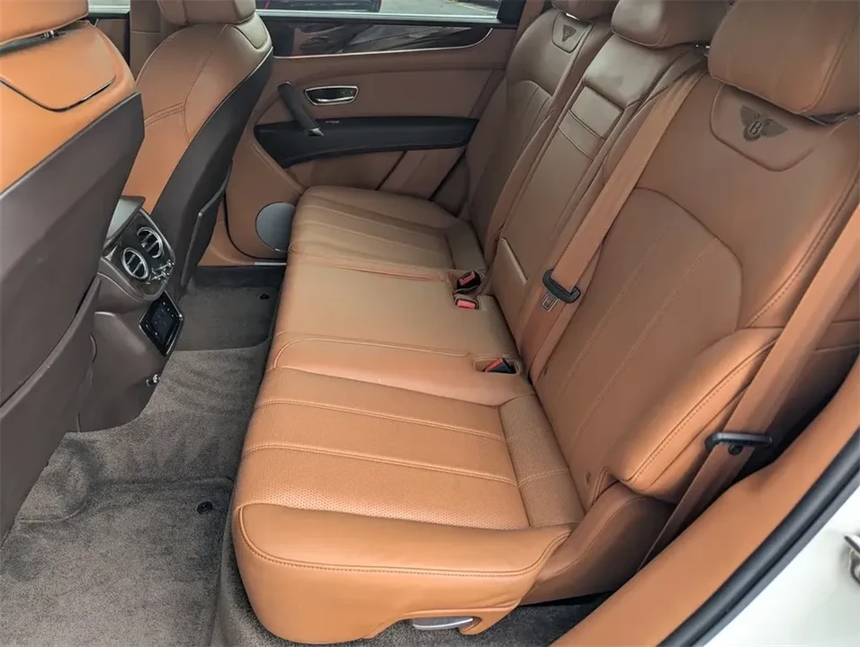2019 Bentley Bentayga - Image 10 of 16