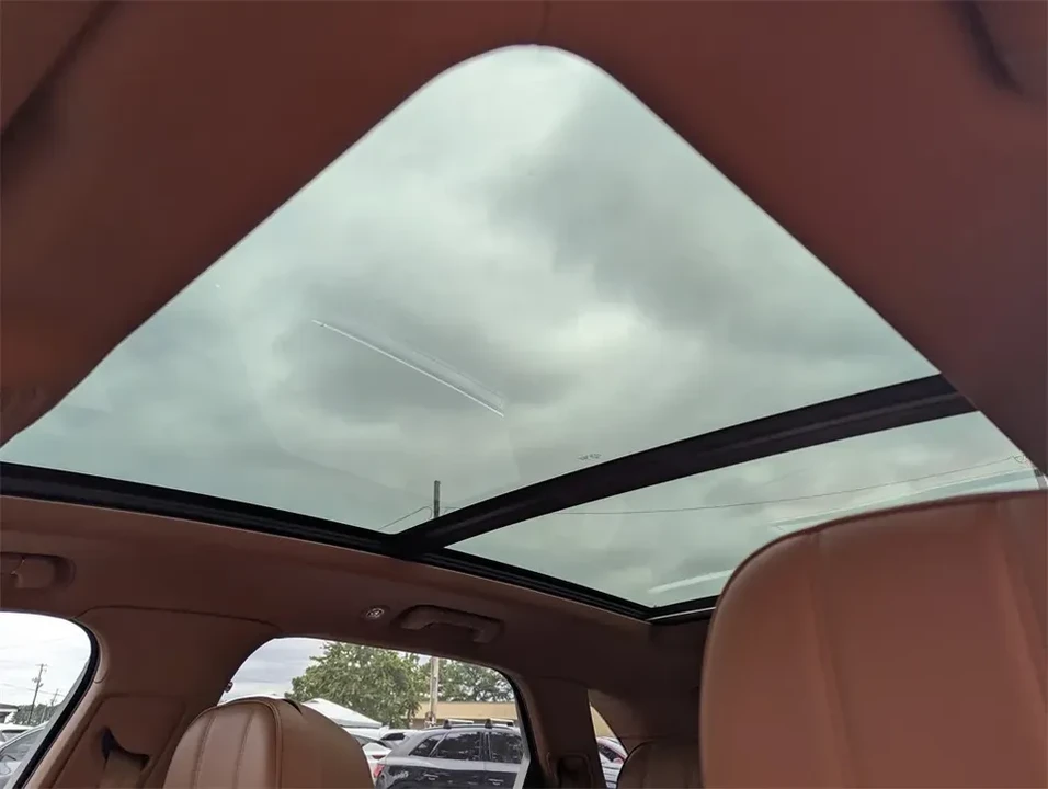 2019 Bentley Bentayga - Image 13 of 16
