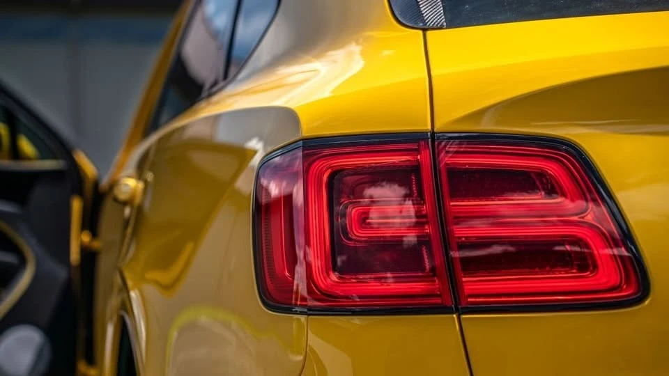 2019 Bentley Bentayga - Image 17 of 19