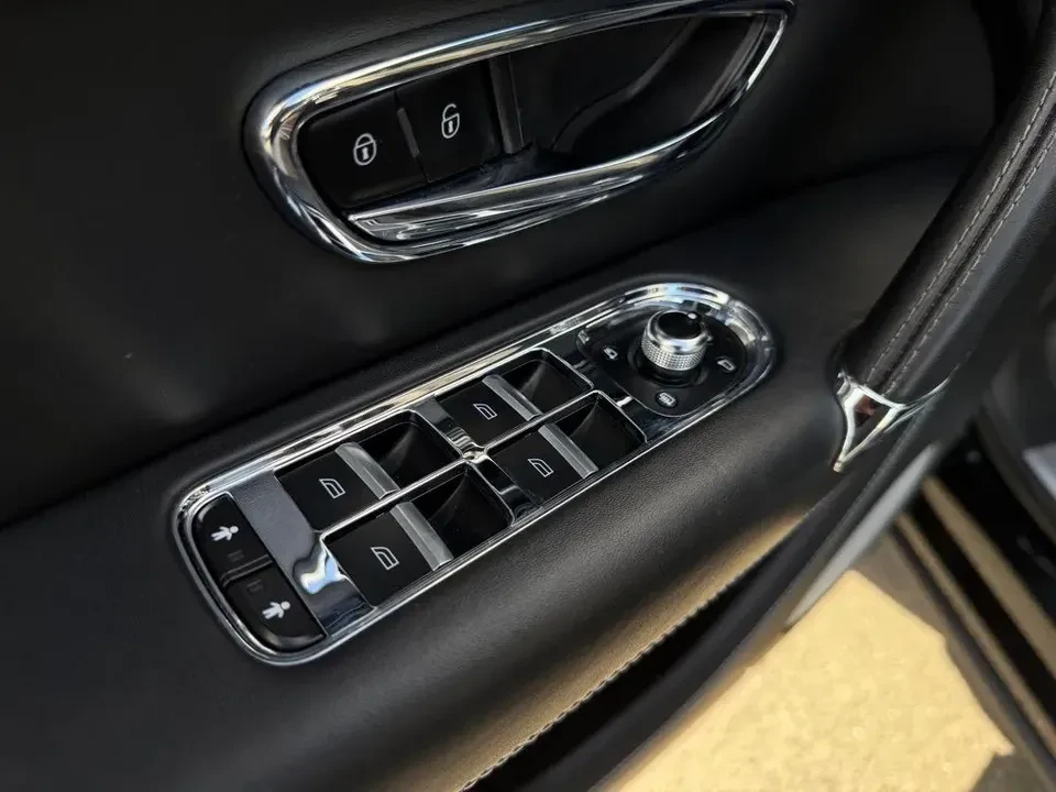2019 Bentley Bentayga - Image 10 of 14