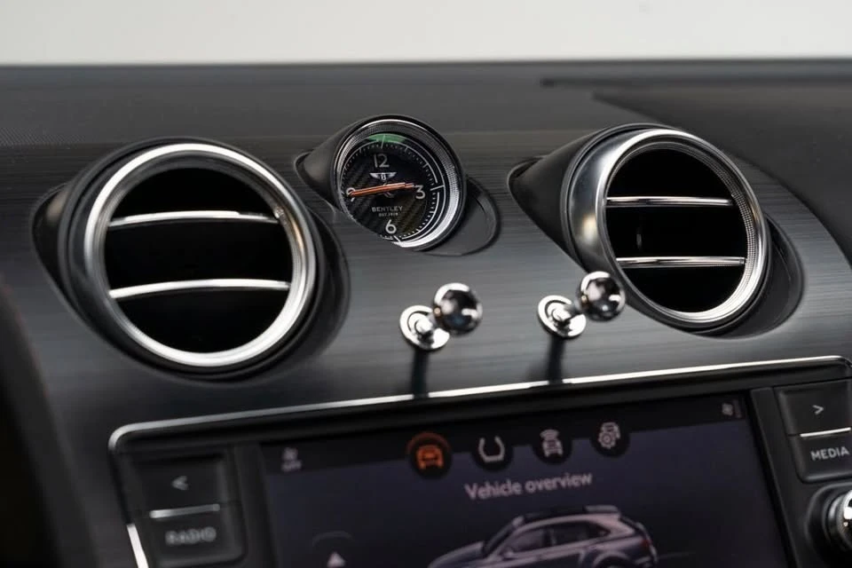 2019 Bentley Bentayga - Image 18 of 20