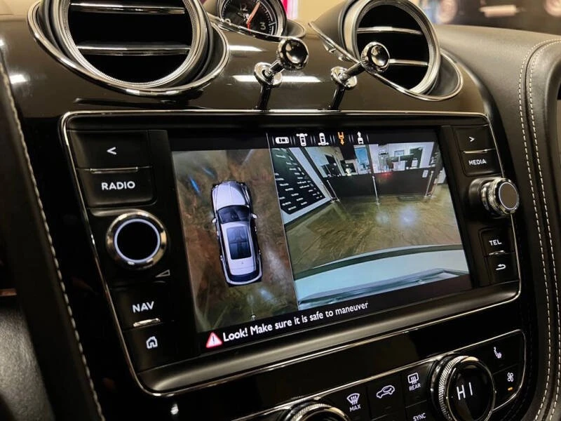 2019 Bentley Bentayga - Image 10 of 17