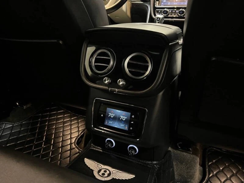 2019 Bentley Bentayga - Image 13 of 17